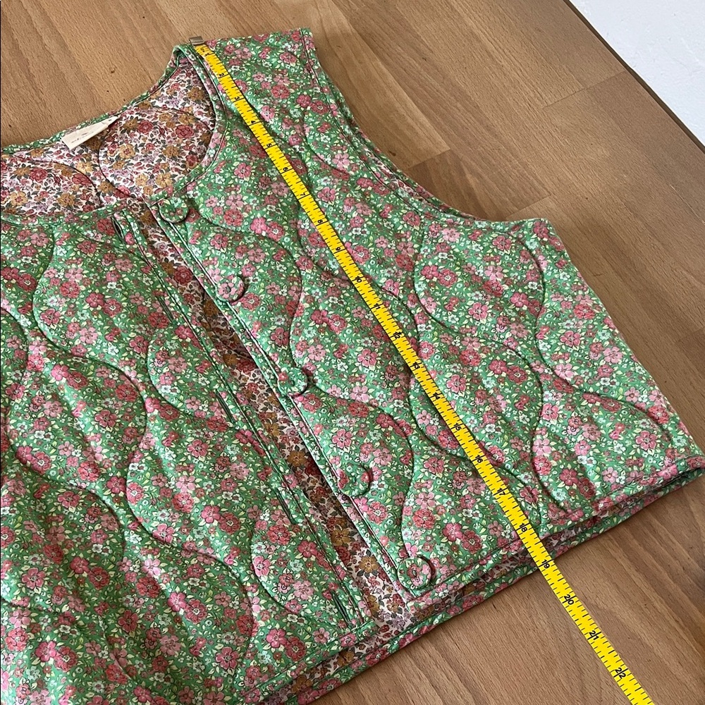 Oak Meadow Floral Quilted Vest - Picture 8 of 13